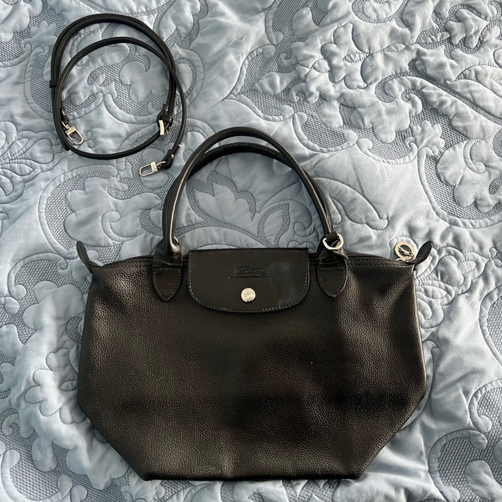 Black Leather Longchamp Pliage Handbag with Crossbody Strap 🖤🖤🖤